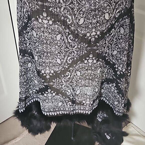 Taj Mahal Beaded Scarf With Faux Fur Trim Black/ Silver - Picture 9 of 16